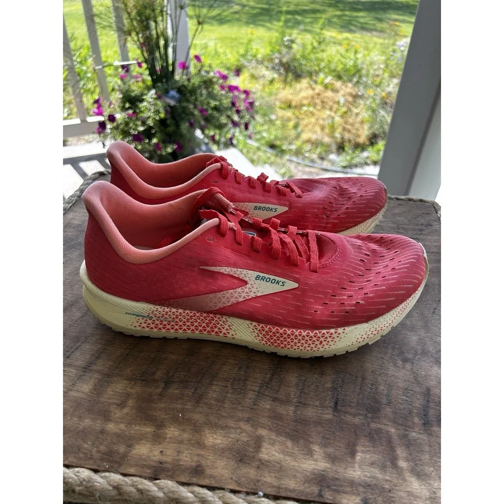 Brooks Hyperion Tempo Running Shoes Womens 10 Pink Coral Road Athletic